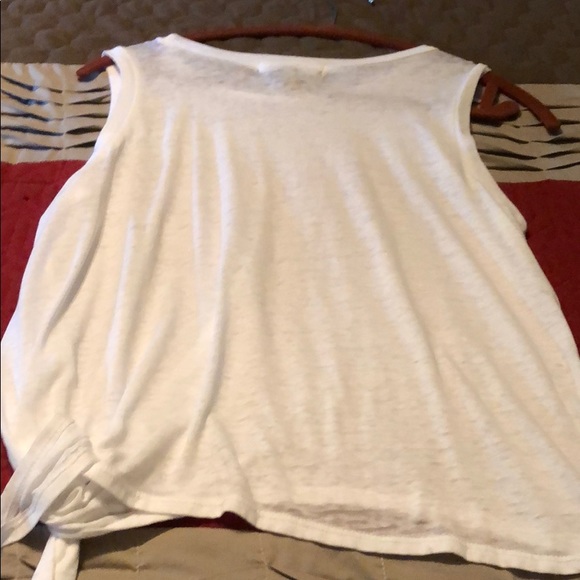 Sleeveless top - Picture 2 of 2